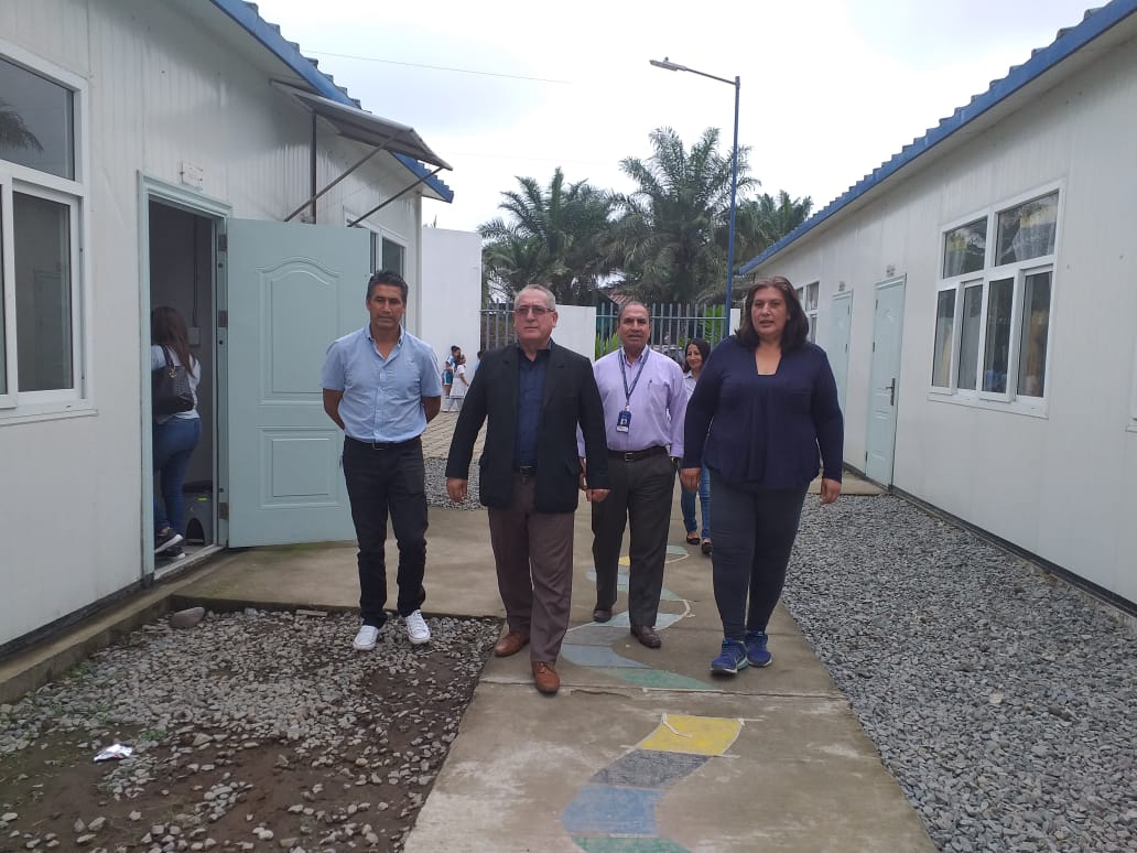 EdgarCuevaV's tweet photo. Director Distrital de educación 23D02 @EdgarCuevaV, en coordinación con @gadValleHermoso, realizan recorrido por #UnidasEducativaZoilaEtelvinaParedesAman. Con la finalidad de atender mejoras en vía de acceso al centro educativo. #SomosEducaciónEC @CARLOSCENTENOME #SantoDomingo https://t.co/S7WUdE4GKt