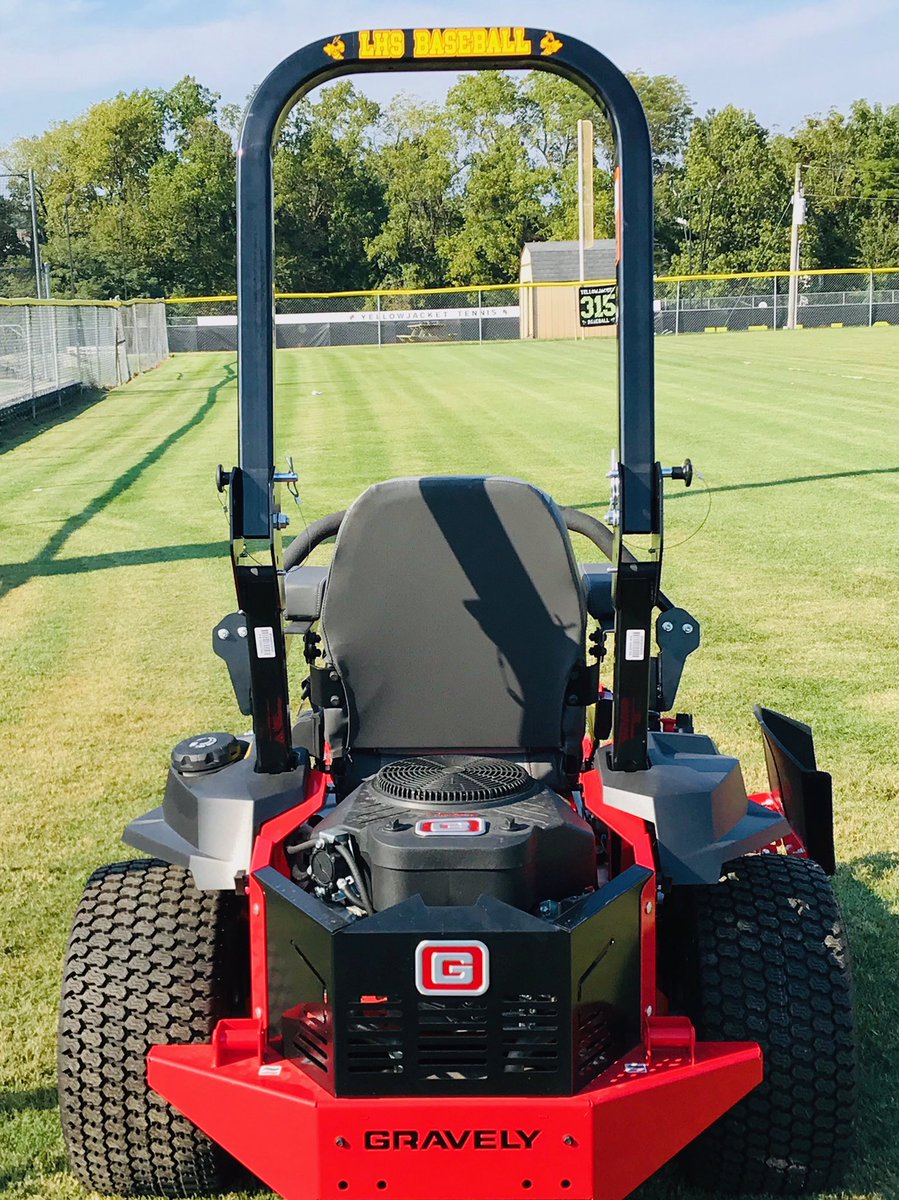 dustinyoung1213's tweet photo. Lebanon Baseball Program is raffling off this mower for their Florida trip. $10 each! Thank you to the sponsors making this happen, the parents that assisted with finding the sponsors, and Tony Green for the Yellowjacket decals! https://t.co/7MLy8b1wEX