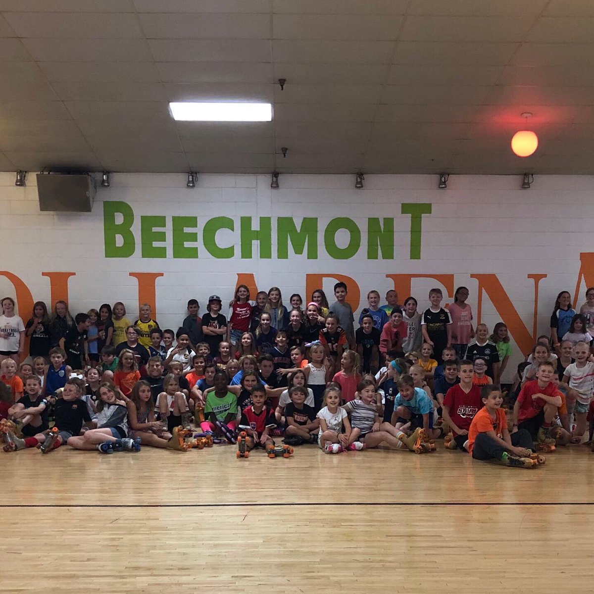 JenManSchrag23's tweet photo. @goMercerEagles Skate Night! https://t.co/mErfXBX47a