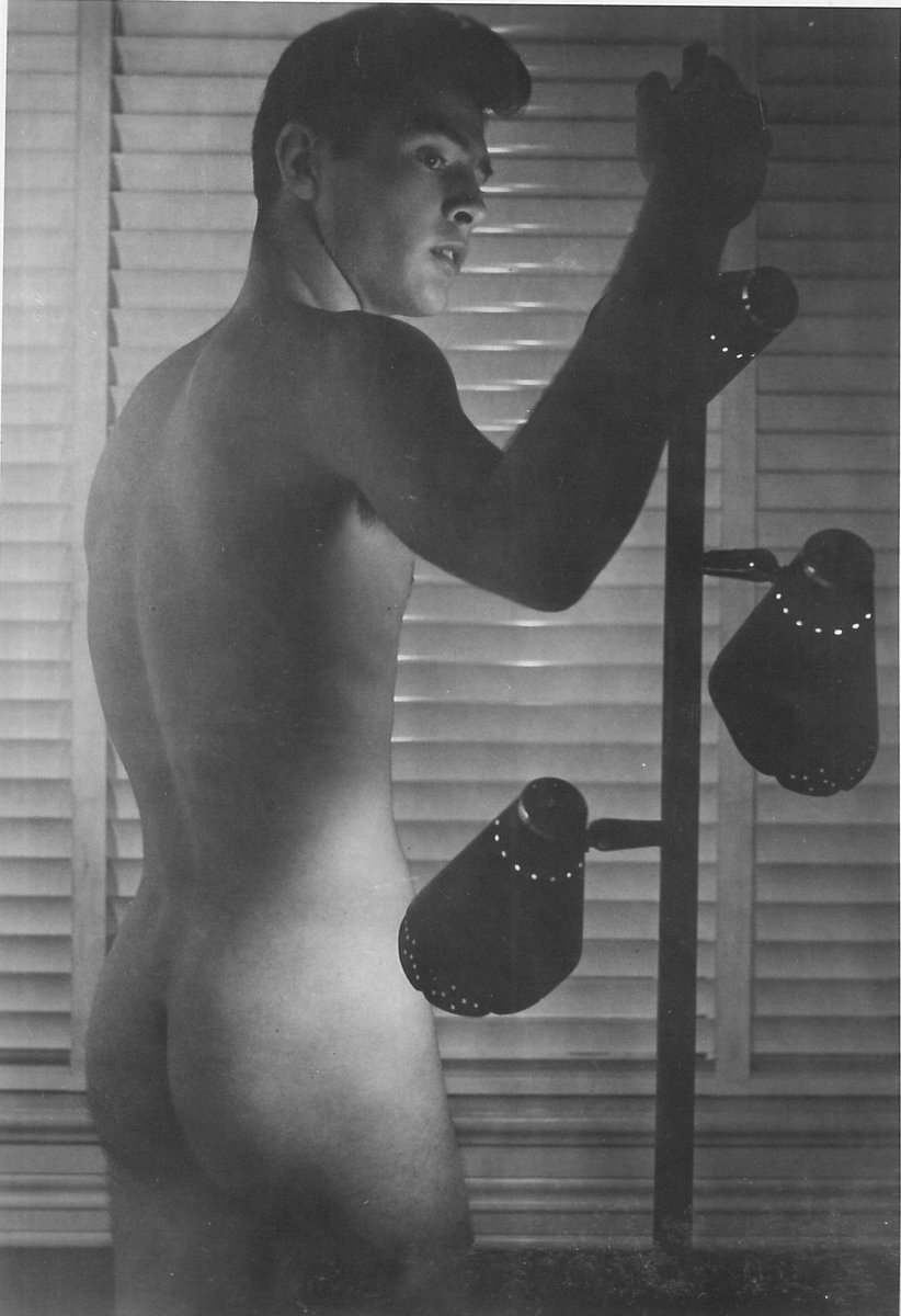 creatureblackl1's tweet photo. Derek Dean [Photos by Anthony Guyther for Vulcan Studio] Taken in New York but attributed to Continental Artists aka Continental Studios, based in Washington, DC, 1956 or later #derekdean #anthonyguyther #vulcanstudio #continentalstudios #vintagemen #uncut https://t.co/mfCc0HtT6L