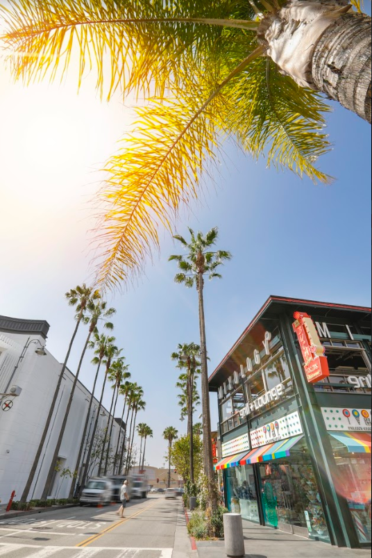 Happy Hour or Golden Hour - which ever you call it, we still think it's the best time of the day 😉
.
.
.
#Mixology101 #happyhour #goldenhour