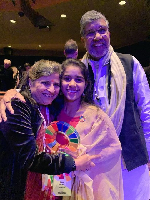 View image on Twitter