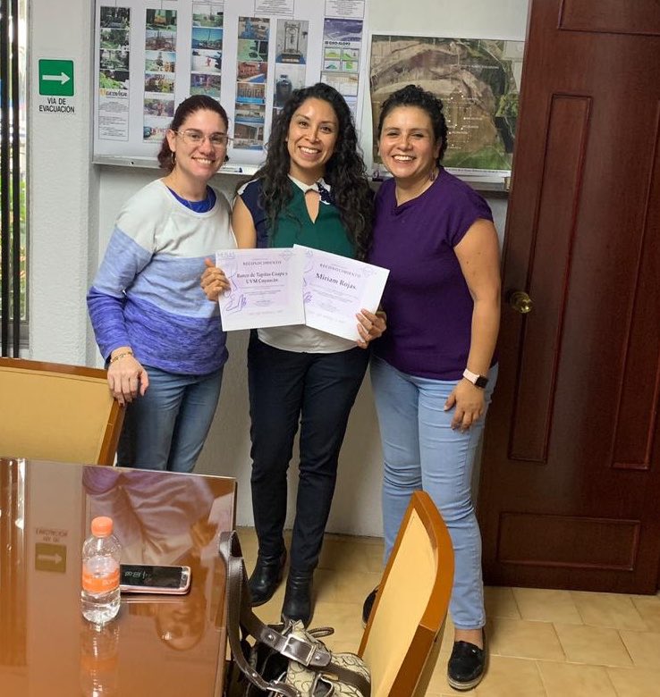 Yyomemuerode's tweet photo. Junto a mi! Más de mil personas luchando contra el cancer 🎗💕 El reconocimiento es para todos ustedes 🍀🥇 #LosBuenosSomosMas @bancodetapitas @ComunidadMusas @bancodetapitascoapa ♥️ https://t.co/8t0gGQF1kb
