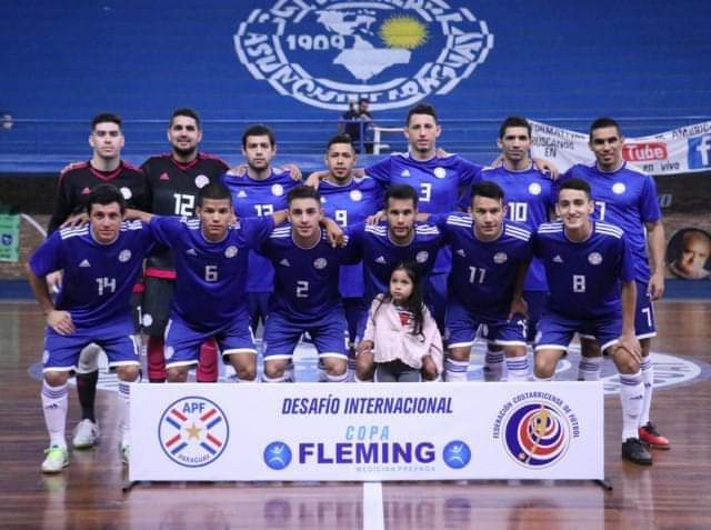 Purofutsalpy's tweet photo. Objetivo: la gloria. Destino: Ecuador.

La delegación paraguaya de Futsal FIFA partió en la madrugada de este martes rumbo a Guayaquil, Ecuador, para su participación en la Liga Sudamericana Zona Norte 2019.
📸Gentileza Futsal APF
#PuroFutsalPY #GemelosDeportes #TraumatoSport https://t.co/3UIEmdExiS
