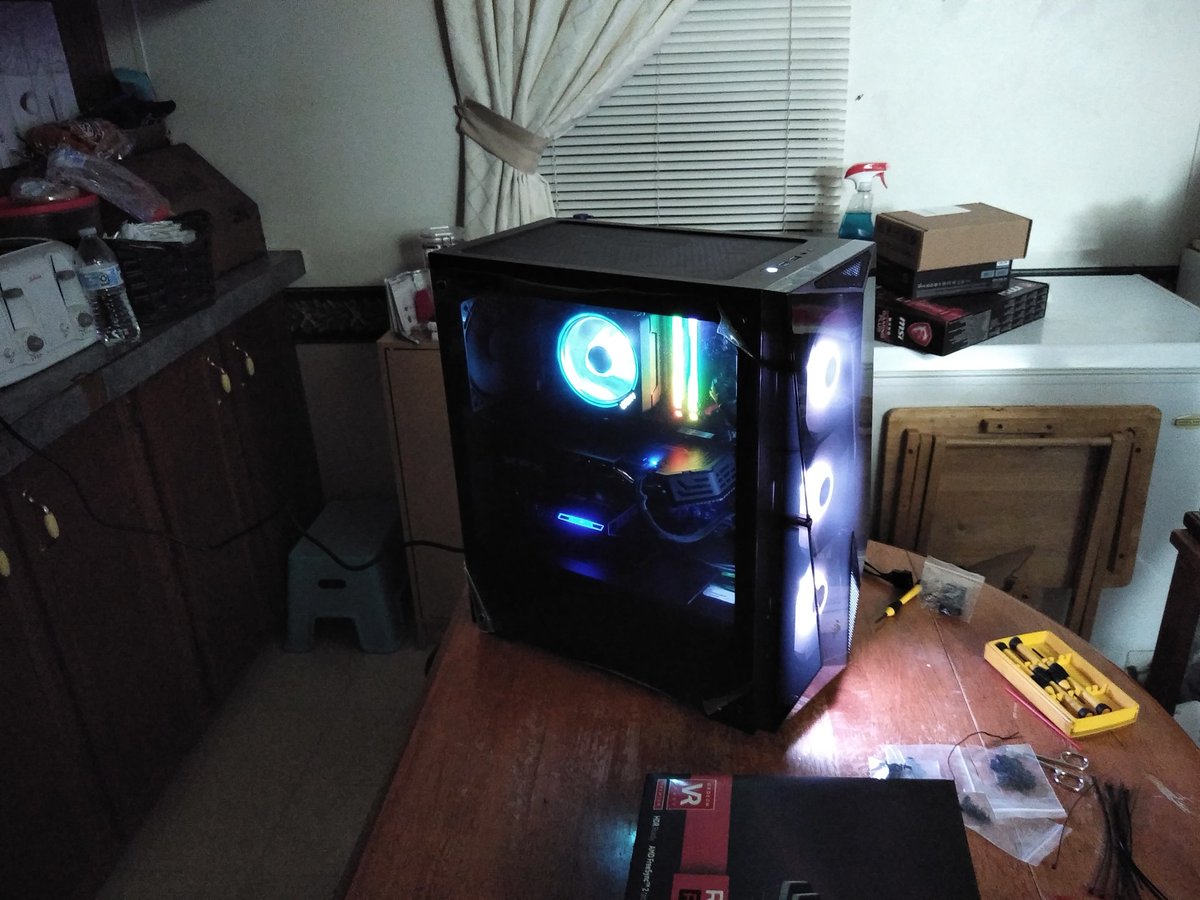 JCamp715's tweet image. Finished my  first PC build today!! Now to make it all work. #mixerstreamer #firstPC mixer.com/thatDrunk1 @UniteMixer @TeamMixerSquad @SGH_RTs @CC_Rts @MixerUnified @MixerRetweetSup