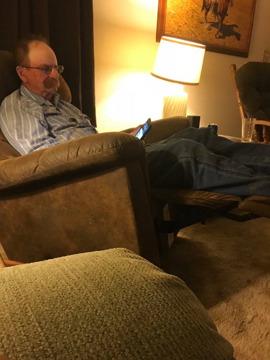 AdamDra27674564's tweet image. Tonight was sad, I sat next to an old rancher worried sick about losing his 3rd generation ranch. The toughest old men I know are crying silently, we need a voice @realDonaldTrump  we need you to speak for us and get us #FairCattleMarkets