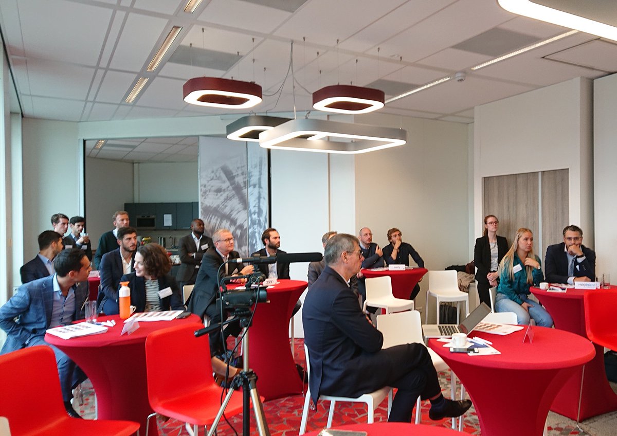 FranceinNL's tweet photo. Ouverture de la 3e édition des #FrenchTechDays @BF_Netherlands , événement incontournable qui permet à nos #startups 🇫🇷 d'accélérer leur développement commercial aux Pays-Bas.
Programme ce matin : présentation @FrenchTech_AMS , du climat des affaires 🇳🇱 et retours d'expériences https://t.co/7gJLeSIe8Z