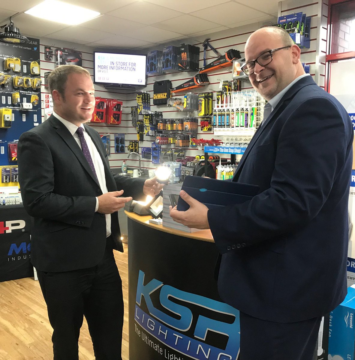KSRLighting's tweet photo. We're at @cefonline #Bilston hosting a breakfast morning now! We have copies of our issue 10 catalogue and our latest lighting products on display for you.
Join us now until 2.00pm to see demonstrations on our new smart lighting range and app too!
#KSRLighting #CEF #lighting https://t.co/xn3Repxm7k