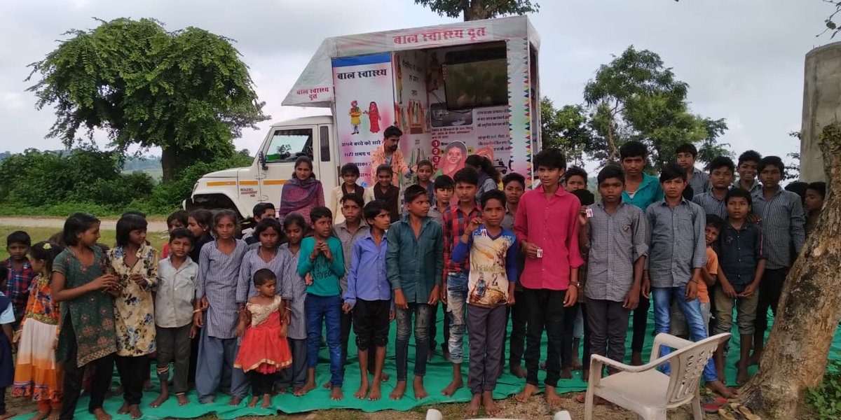 ChildHealthMP's tweet photo. अलीराजपुर जिले के शासकीय उत्कृष्ट उच्चतर माध्यमिक विद्यालय जोबट में बाल स्वास्थ्य कार्यक्रम का आयोजन हुआ। स्कूली बच्चों और शिक्षकों को स्वच्छता के प्रति जागरूक किया गया और गंदगी जनित बीमारियों से बचने के उपाये भी सुझाये गये।
@MoHFW_INDIA @healthminmp @drvandanabhatia #HealthyMP https://t.co/6LhdBF0zjZ