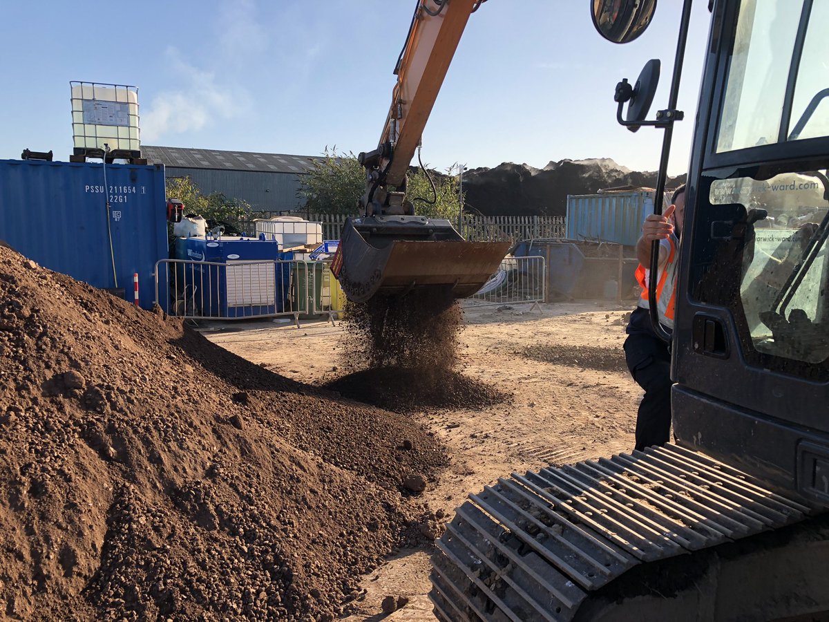 Abiljo_buckets's tweet photo. Out on site last week with the #Multavex vibra bucket being put through its paces with @ukremediation the 10-15 model fitted to an @CaseCE_EU CX145sr screening everything from #soil #demolition waste to #gullywaste https://t.co/D429KUuzMP