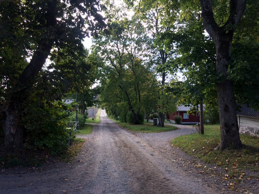 SkogeniSkolan's tweet photo. Bonden i skolan, #bis19 pågår 25-26/9 på Berga naturbruksgymnasium i Västerhaninge. Välkommen till Skogen i Skolans stationer där du får lära dig att plantera gran/tall, veta hur man tillverkar papper o testa dina kunskaper om träd. https://t.co/JXIiIKWNKg