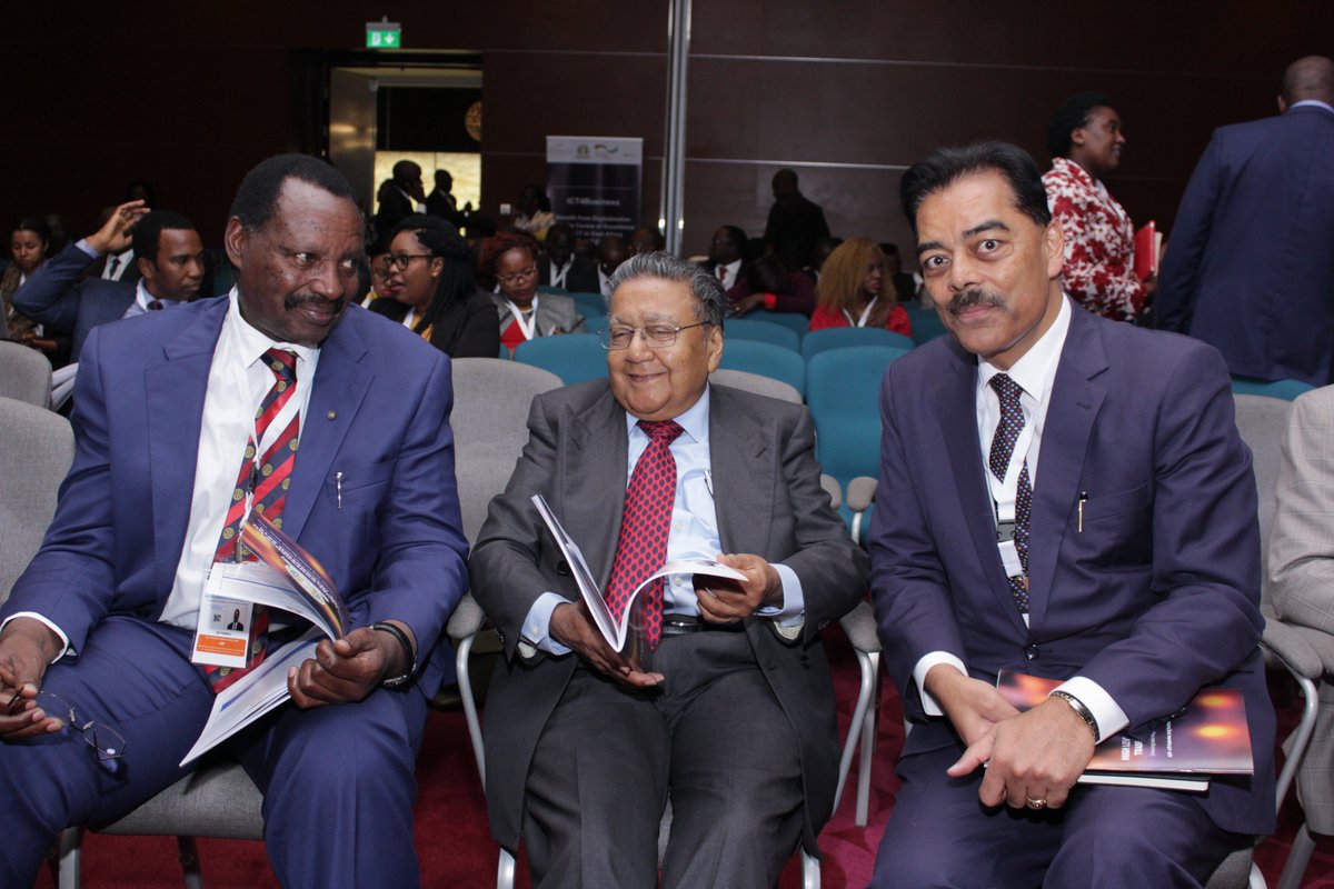 MwawanaMuema's tweet photo. Dr. Manu Chandaria OBE CBC EBS giving his remarks at the ongoing high level conference on Trade Integration at @RadissonBlu. Standing next to him is Vimal Shah.
#EACTrading #EACTradeIntegration @Jumuiya @EABCArusha @KRA_Customs https://t.co/ANYeF3KpGt