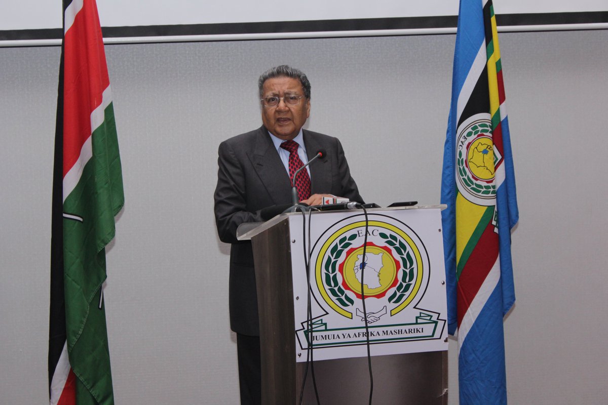 MwawanaMuema's tweet photo. Dr. Manu Chandaria OBE CBC EBS giving his remarks at the ongoing high level conference on Trade Integration at @RadissonBlu. Standing next to him is Vimal Shah.
#EACTrading #EACTradeIntegration @Jumuiya @EABCArusha @KRA_Customs https://t.co/ANYeF3KpGt