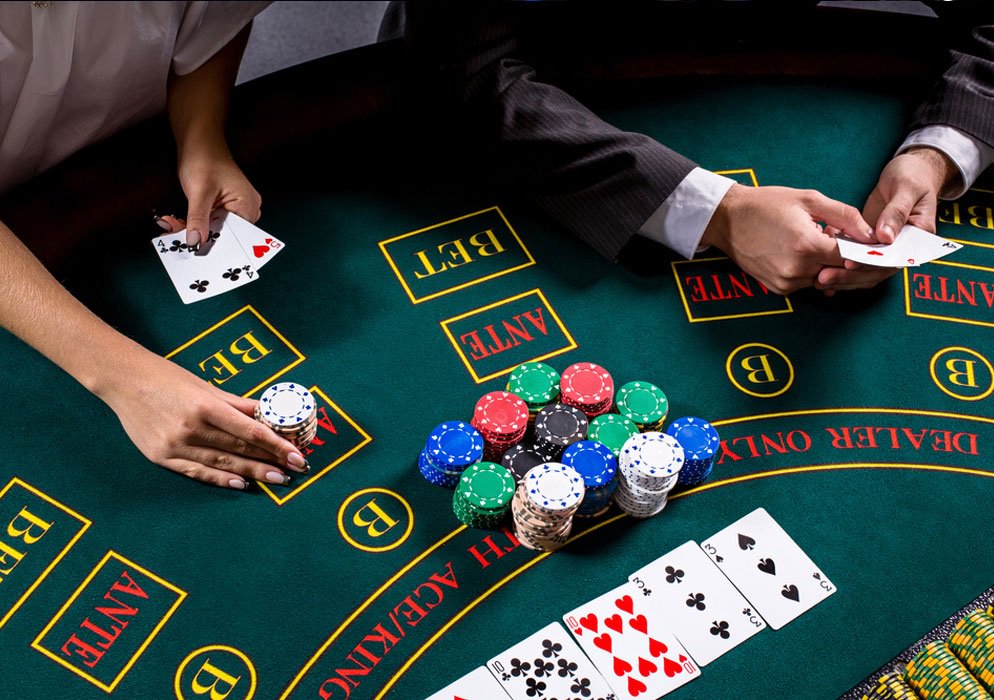How Does Betting Work In Poker
