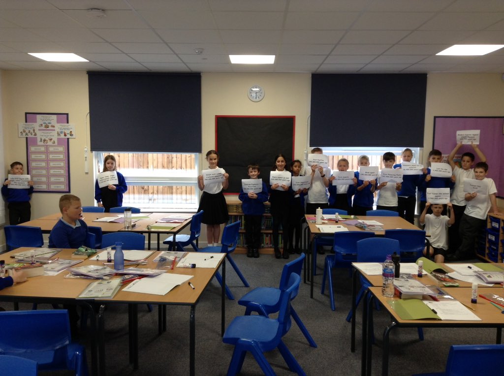 latimerprimary's tweet image. Year 6 have created a human timeline showing how long life has been around on Earth for. #LatimerScience #ClassBL #ClassAM