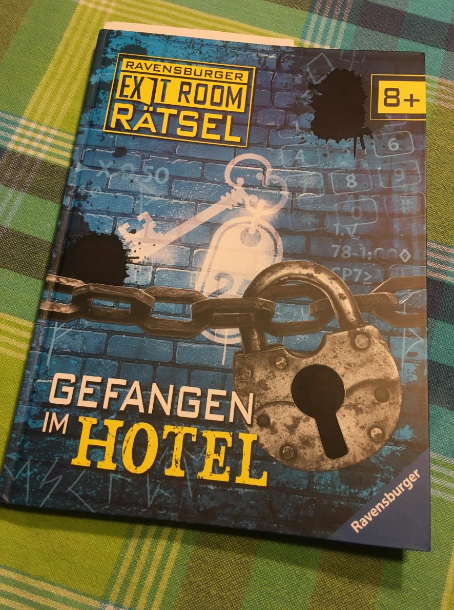 tootles42's tweet image. Eigentlich ganz schön gemacht als Exit-Buch - Tipps sind mir aber zu präsent auf den Rätselseiten, Rätsel selbst auf Einsteiger-Niveau (aber letzteres ist ja zielgruppenorientiert ausgewählt und damit vollkommen ok). #ravensburger #exitbuch #exitfürkinder