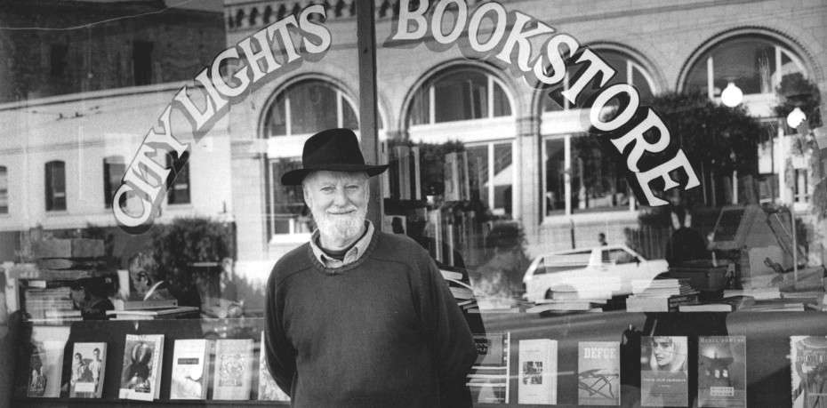 Lawrence ferlinghetti, nelle quasi 200 pagine di #LittleBoy parla anche dell'Italia, dei suoi soggiorni romani, del caffè Greco. Un paese che ama, l'unico dove ha aperto negli anni '90 una succursale della sua City Lights a Firenze.
#ScelgoUnaFoto <a href="/CasaLettori/">Casa Lettori</a> <a href="/EdizioniClichy/">Edizioni Clichy</a>