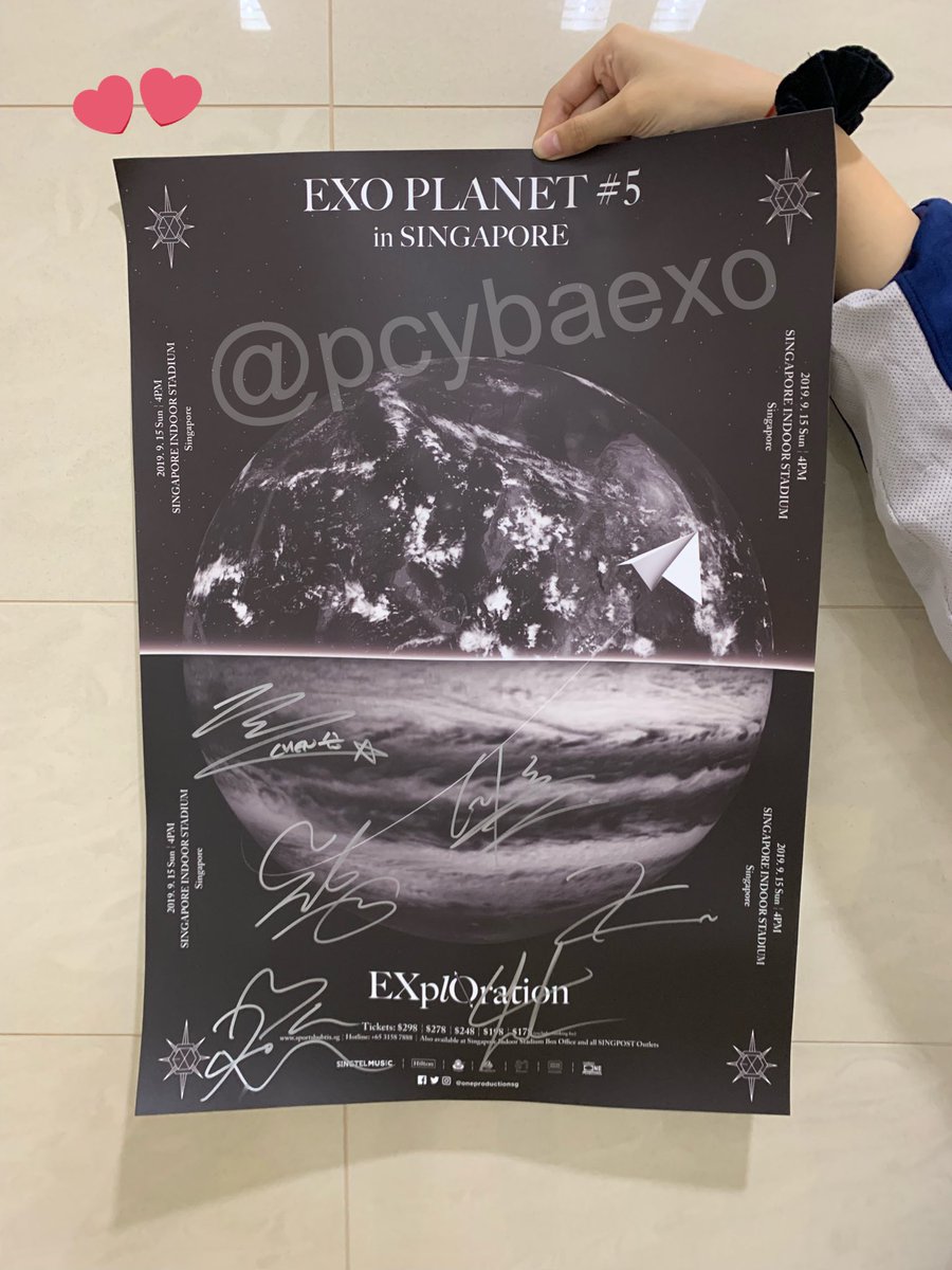 pcybaexo's tweet photo. just collected the autographed poster ๐ญ๐ญ๐ญโค๏ธ #EXplOrationinSG #EXplOrationinSingapore #EXplOrationSG https://t.co/bDpnNjvucF