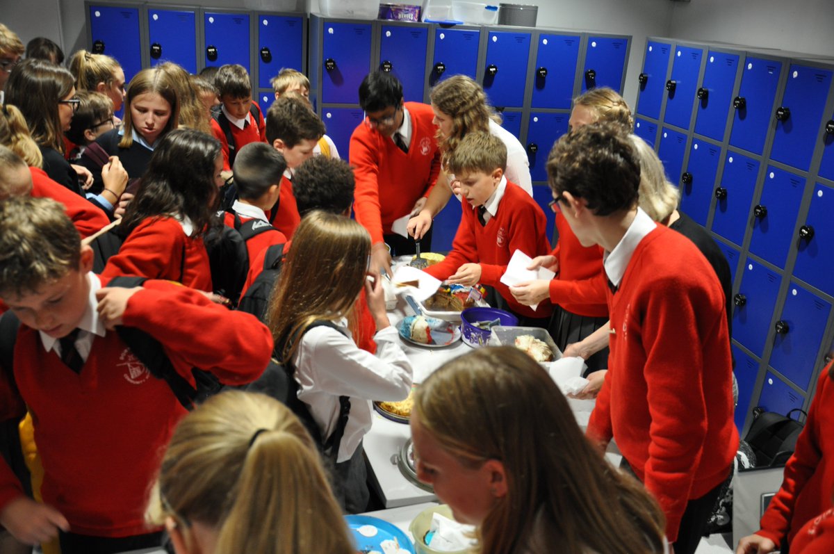 downlandslearn's tweet photo. European Day of Languages Bake Off Cake Sale yesterday was so busy!  Delicious cakes - all sold with the proceeds going to charity.  Thank you for baking and thank you for buying! @MFLDownlands https://t.co/LuTWTFudZO