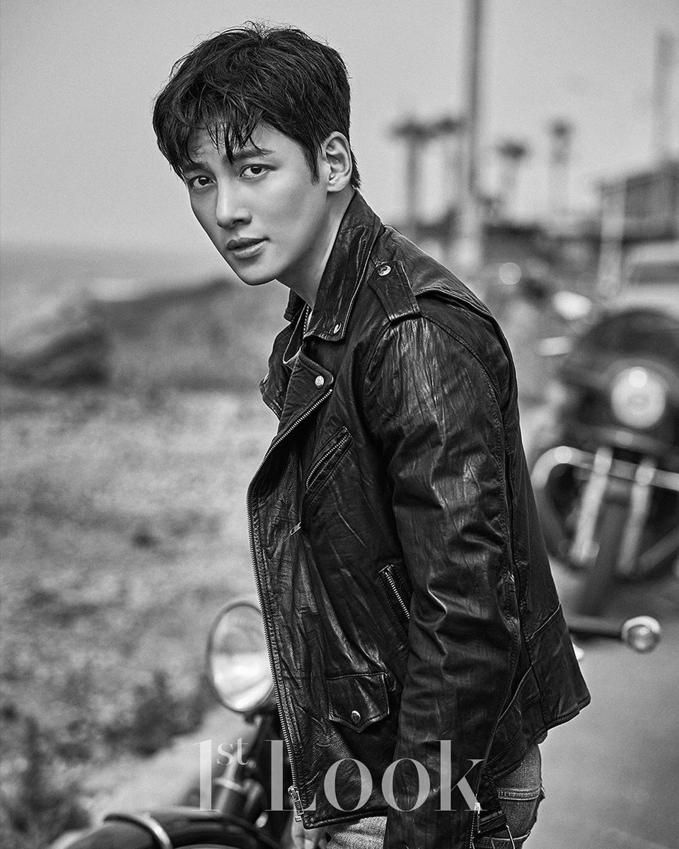 liveonTEMPO's tweet photo. JI CHANGWOOK EVERYONE!!!!! 
I'm so happy he's back! 🥰🥰🥰 https://t.co/4nImC36Gy9