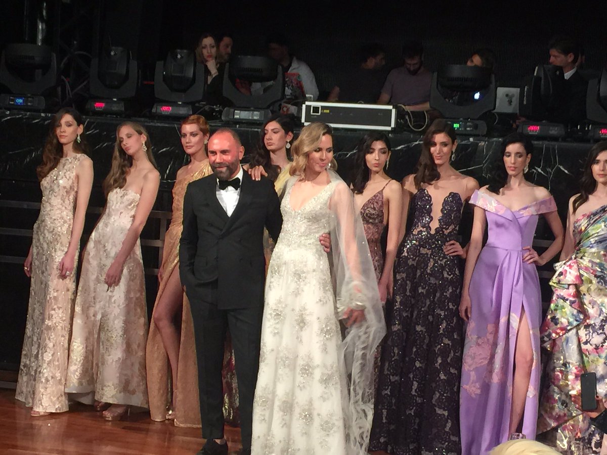 AnamaFerreira's tweet photo. Fiesta de #carasmoda gracias muchas modelos de @anamamodelsagencia https://t.co/lBXGxw8Ef7