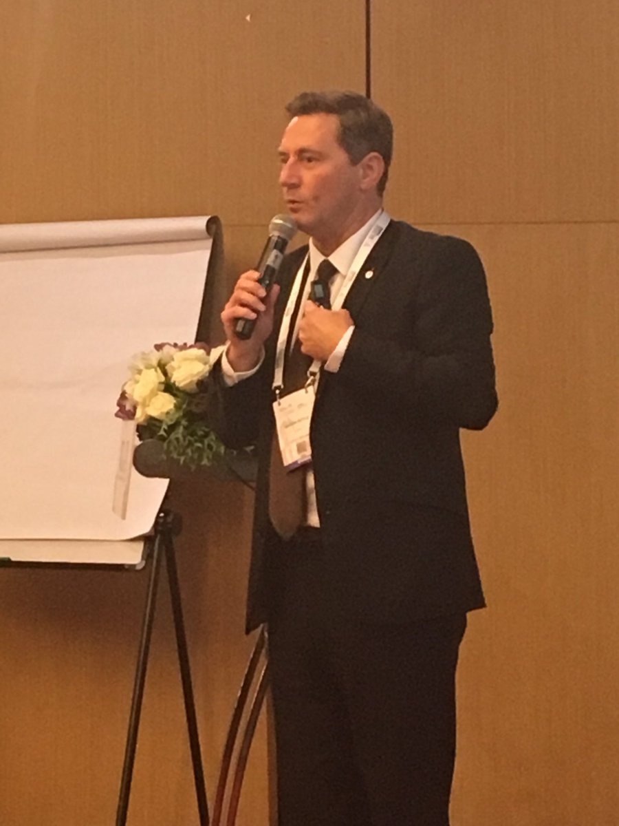 Martin Boyle - IAPCO - giving great advice on Networking to our lovely IMEX-MPI Future Leaders @ IT&amp;CMA Bangkok