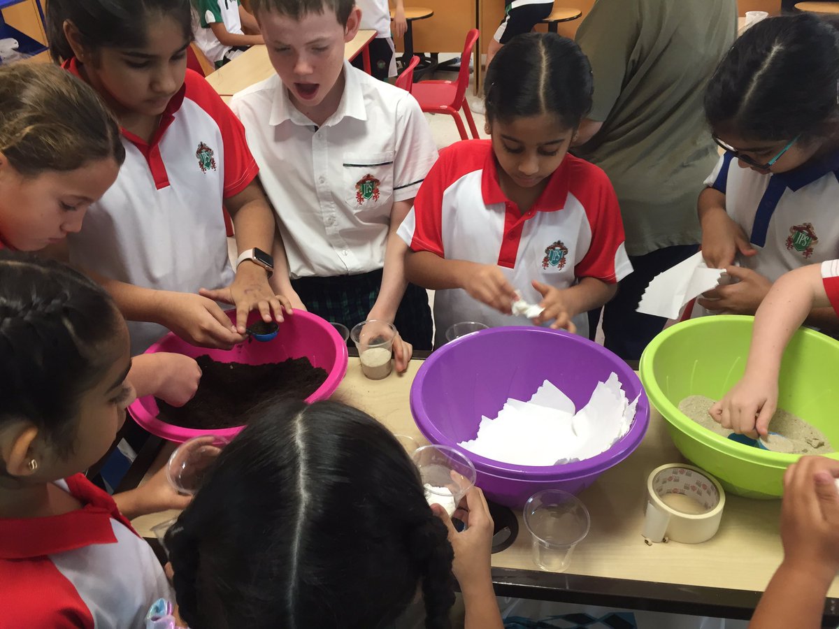 JPS_Year5's tweet photo. JPS YEAR 5  @JPS_Year5 The investigators in 5B setting up there germination experiment. #JPS5B  #JPSSCIENCE. https://t.co/mxDrX8V292