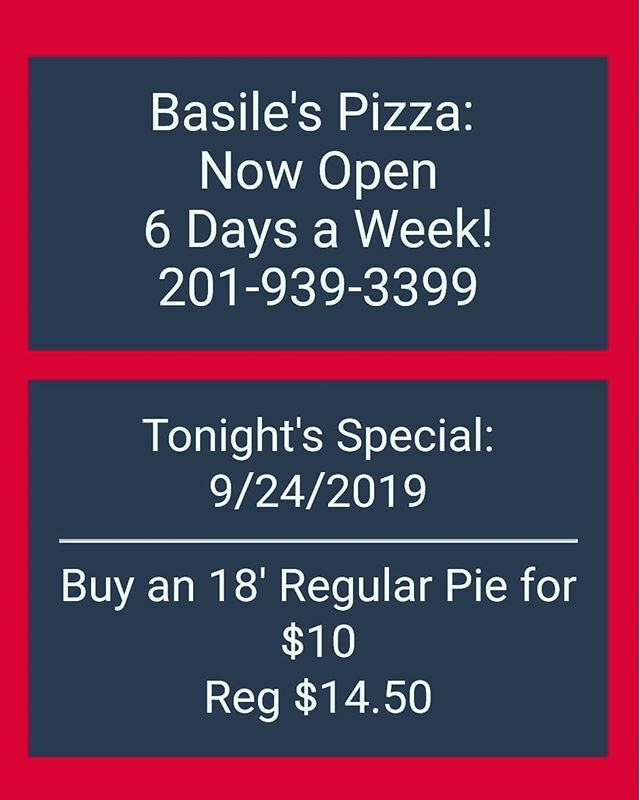 BasilesPizza's tweet photo. Tuesday Night #Pizza Special 
#basilespizza #basilespizzaofwoodridge #dinner #dinnertime🍴 #pizzaparty https://t.co/OGcIldbjfH https://t.co/uJ2cbExKz3