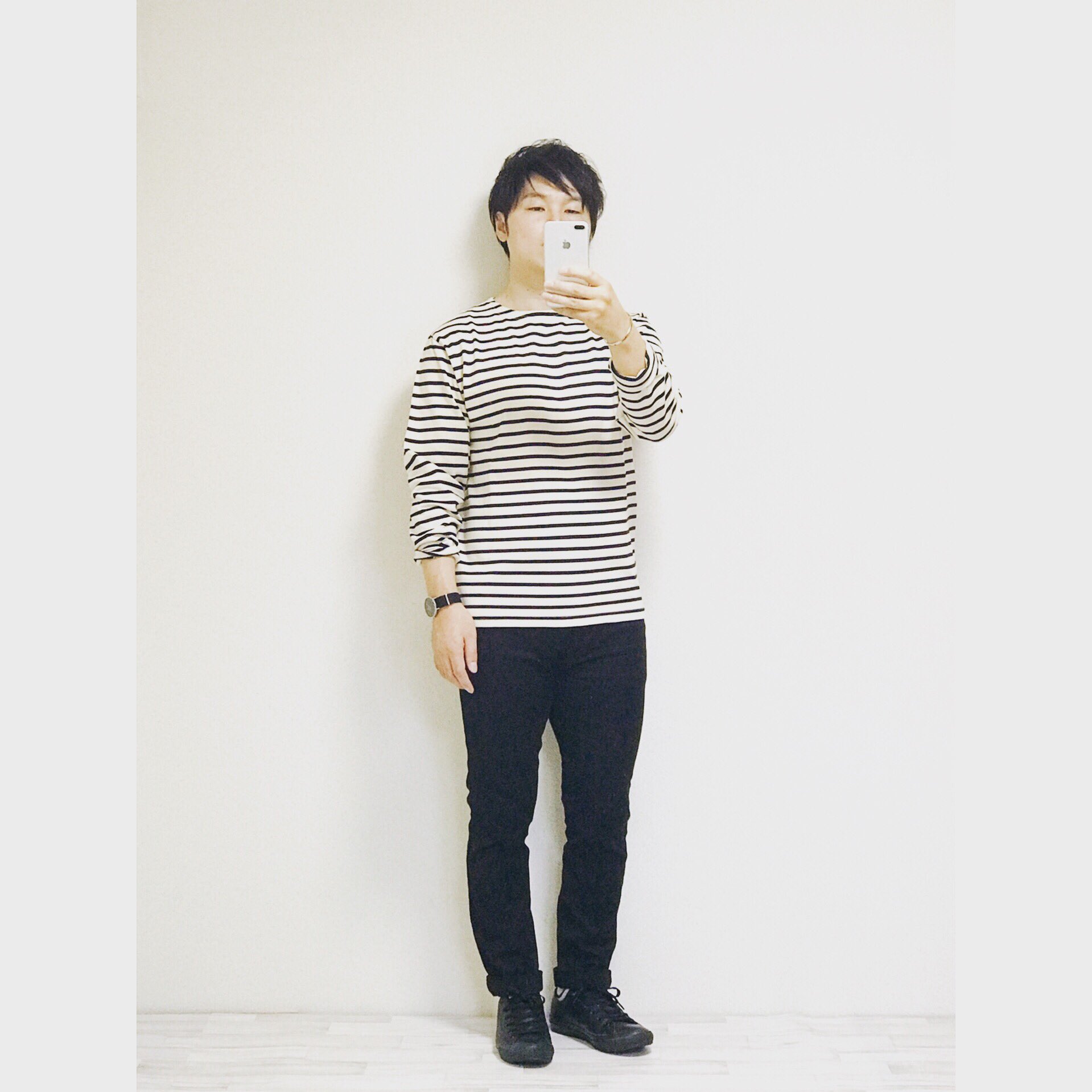 トモ メンズファッションブロガー ボーダーtシャツを使ったシンプルコーデです トップス パンツ Dcollection 靴 Converseallstar 時計 バングル Danielwellington 秋コーデ メンズファッションコーデ ボーダーtシャツコーデ 黒スキニーコーデ トモ メンズファッションブロガー ボーダーtシャツを使ったシンプルコーデです トップス パンツ Dcollection 靴 Converseallstar 時計 バングル Danielwellington 秋コーデ メンズファッションコーデ ボーダーtシャツコーデ 黒スキニーコーデ