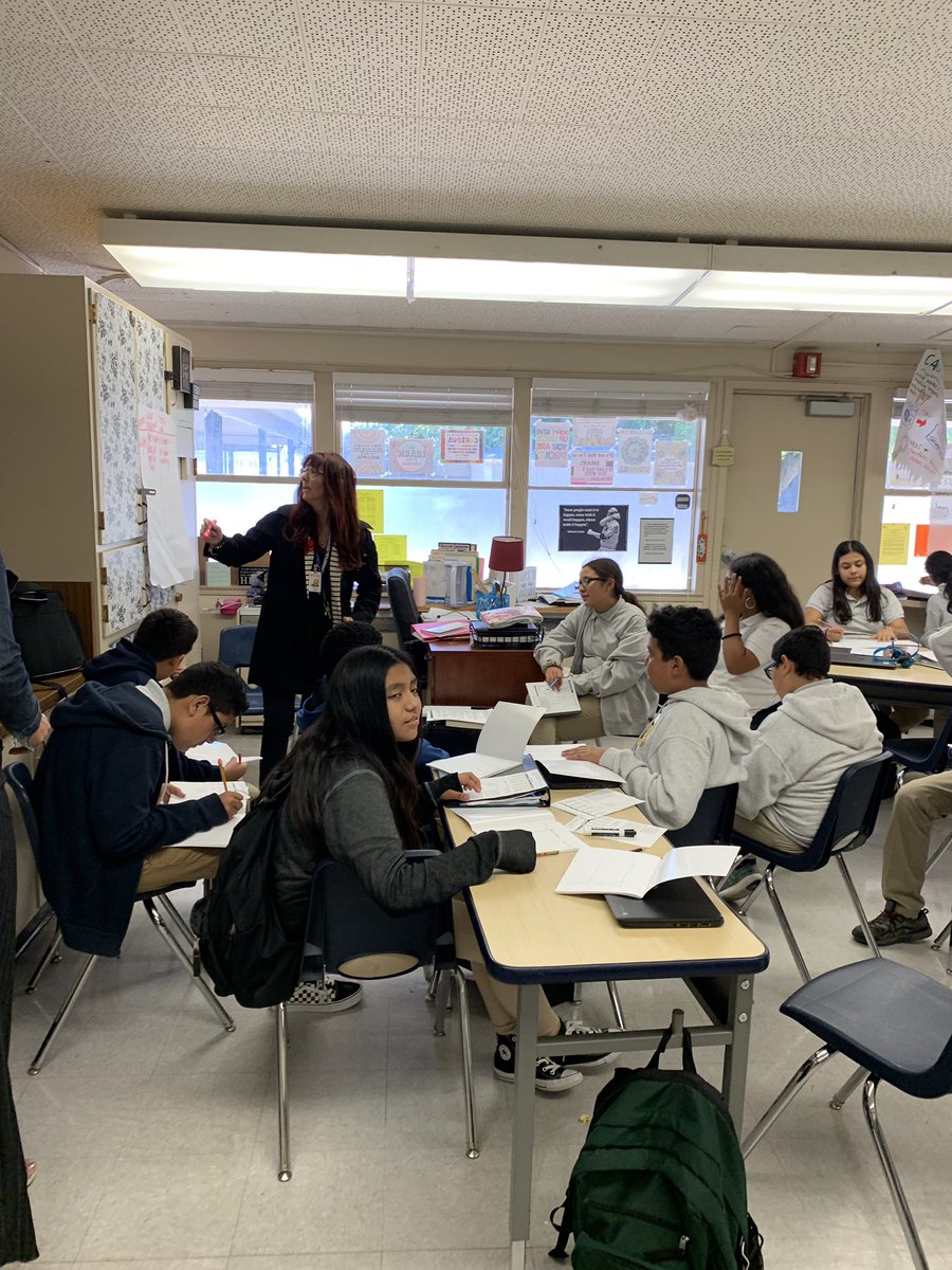Angela_Victor1's tweet photo. Lab classroom @OakGroveMS 7th grade teachers saw demonstration of writing workshop mini lesson and then jumped right in to try it on their own. Powerful reflections. @MtDiabloUSD @hartwig925 @J_Johnson_MDUSD #noworksheetsinworkshop https://t.co/b3Dqml8XR1