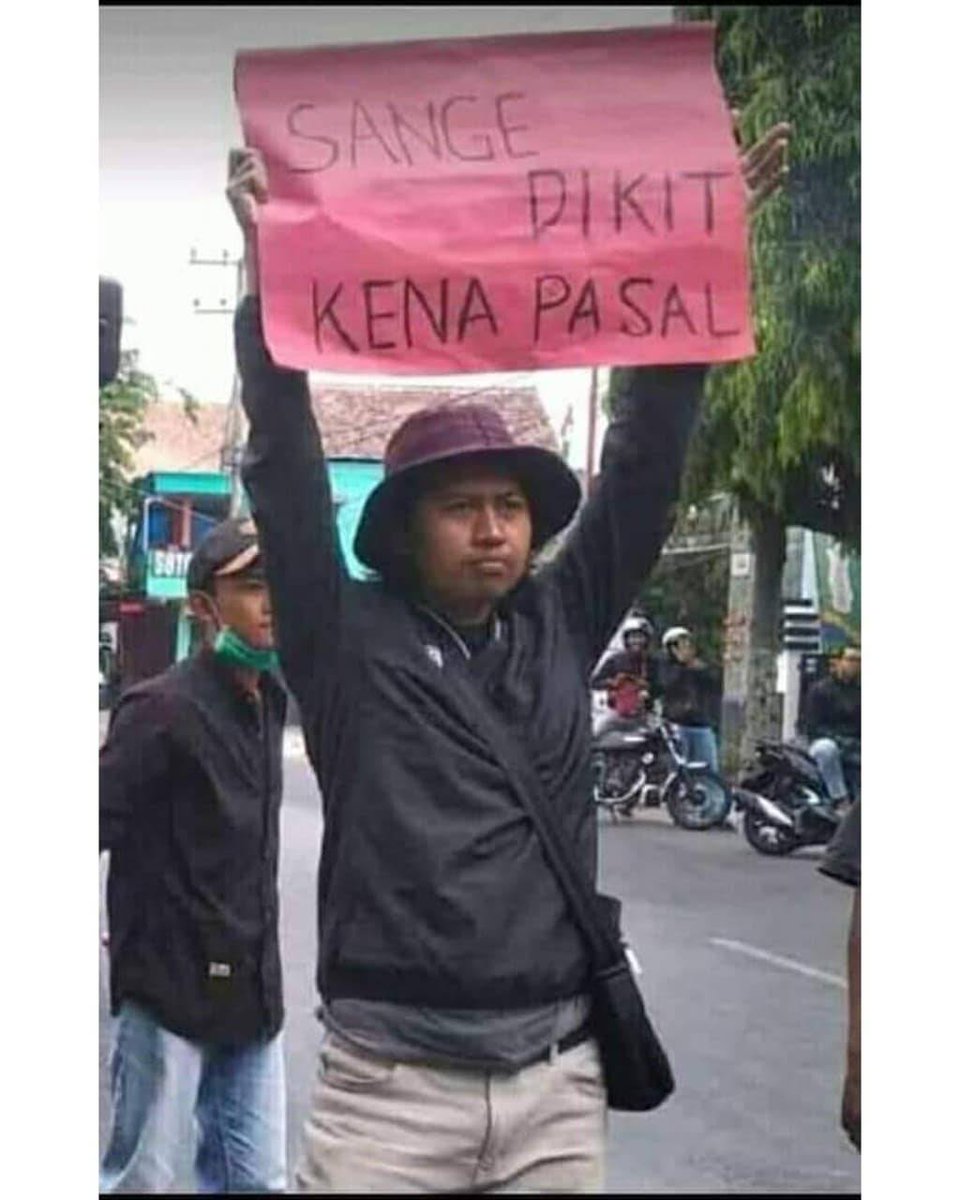 59dotid's tweet photo. Kami melawan ! 
#TrisaktiTurunLagi https://t.co/aEff3xRgiH