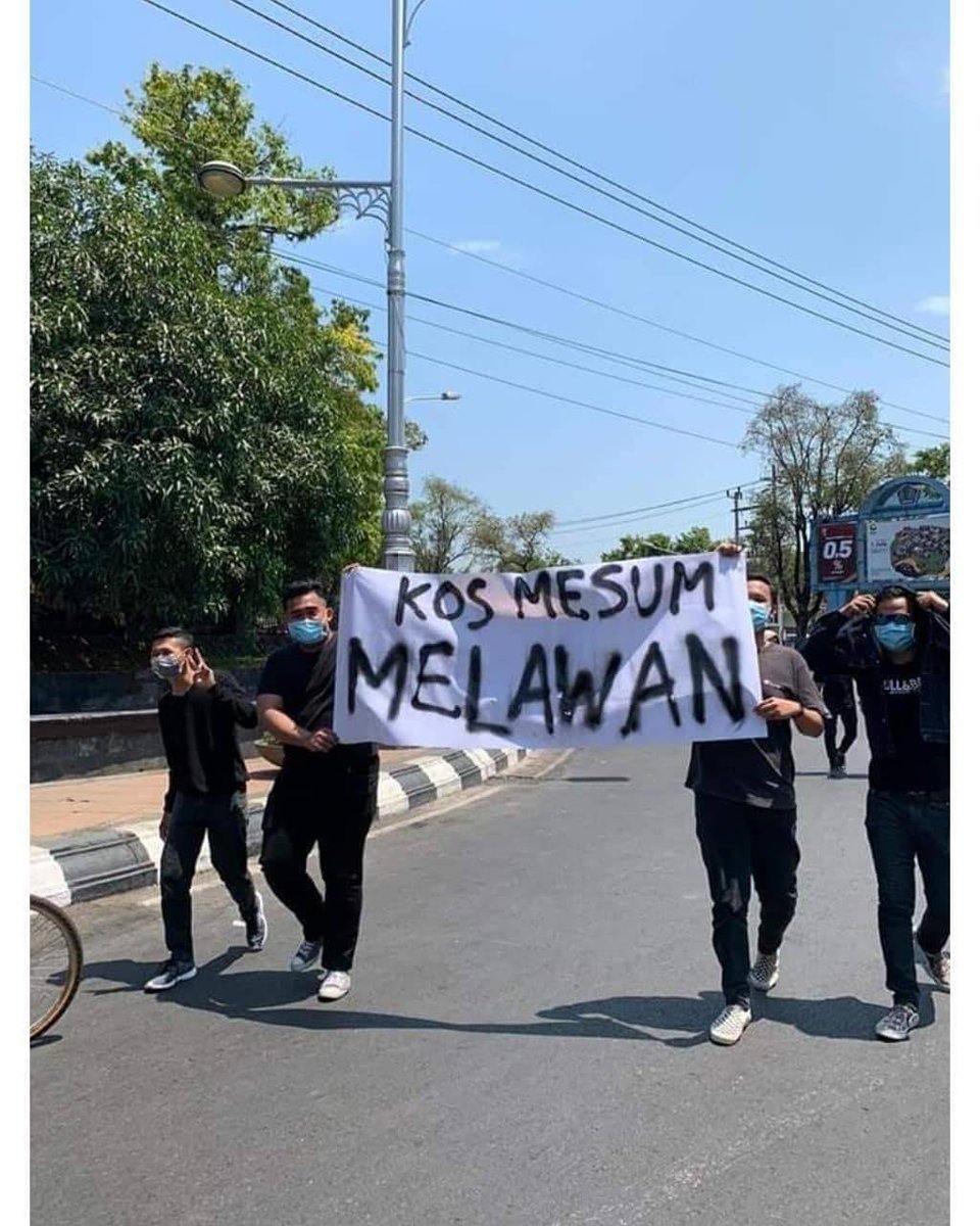 59dotid's tweet photo. Kami melawan ! 
#TrisaktiTurunLagi https://t.co/aEff3xRgiH