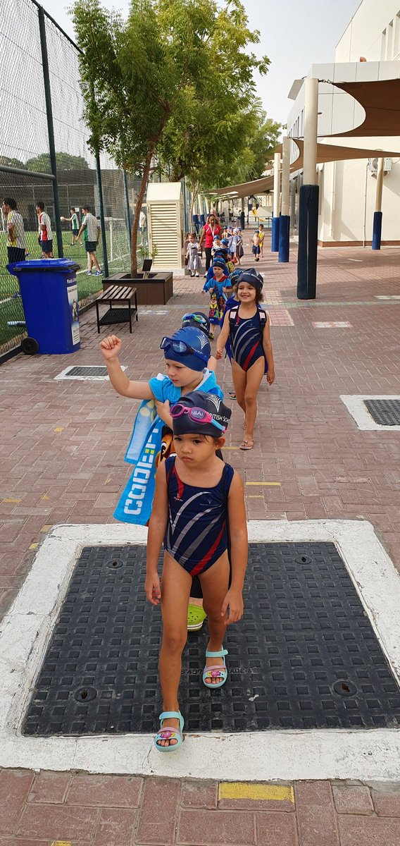 DBS_FS1's tweet photo. @DBS_FS1 #LionClass🦁 #firstswimminglesson #BeginsAtDBS https://t.co/1sI5m3Q25H