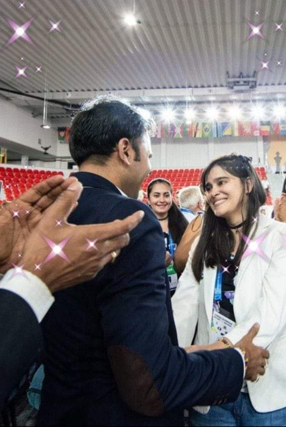 Angychess5's tweet photo. Exactamente 1 año! Propuesta inesperada en frente a miles de ajedrecistas🙈, de mi parte mil veces Sí! @Nikchess💜 Olimpiada mundial Batumi, Georgia🇬🇪 2018. #Nikangy. https://t.co/ADQ9AInRgp