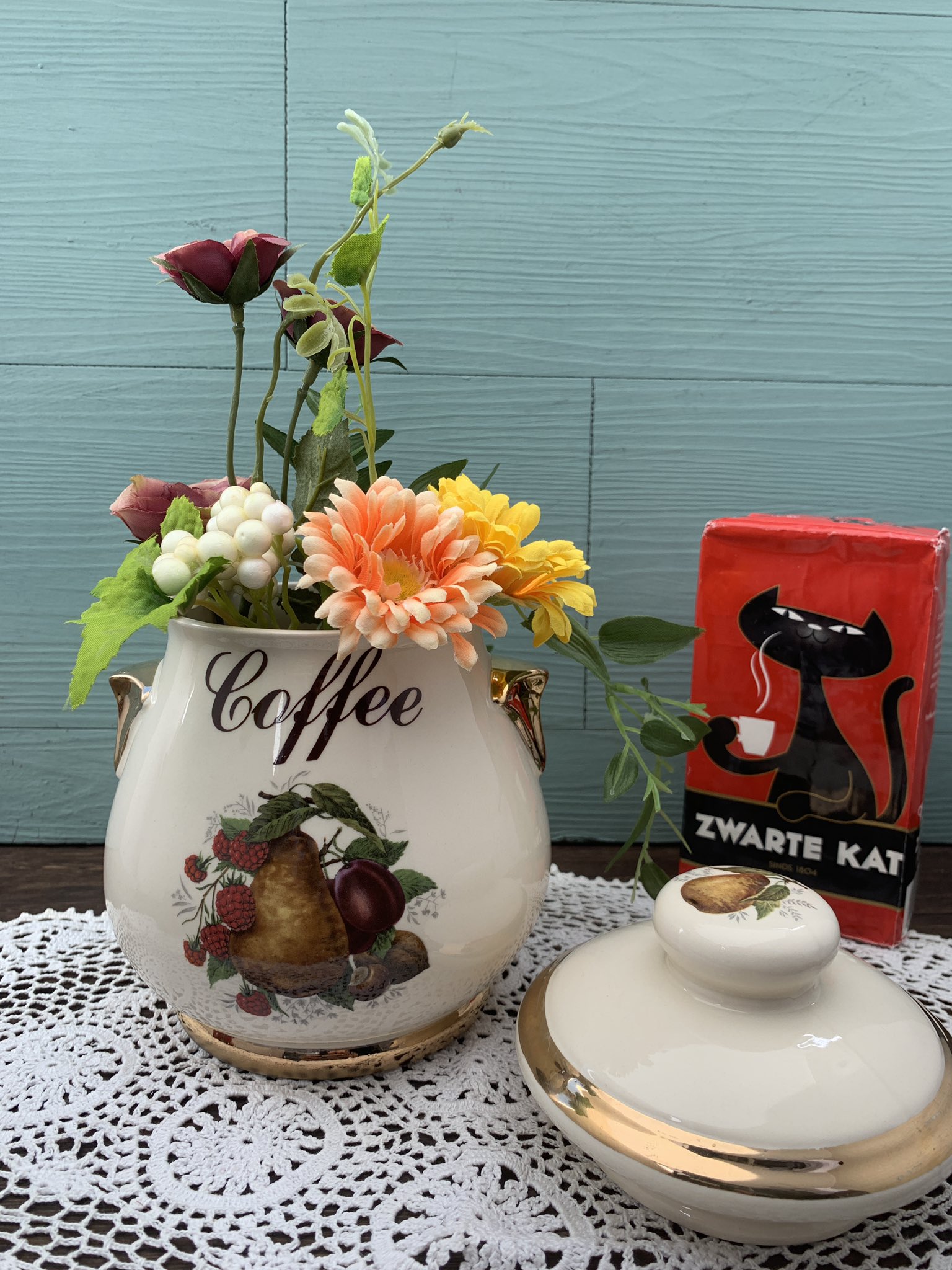Blueswallowvintage イギリスは スタッフォードシャー の陶器のキャニスター コーヒー豆とシュガー入れですが 花瓶としても十分くらいのサイズ感 フルーツの絵柄が可愛らしいです T Co D70y8fyu5x コーヒー シュガーポット イギリス Blueswallowvintage イギリスは スタッフォードシャー の陶器のキャニスター コーヒー豆とシュガー入れですが 花瓶としても十分くらいのサイズ感 フルーツの絵柄が可愛らしいです T Co D70y8fyu5x コーヒー シュガーポット イギリス