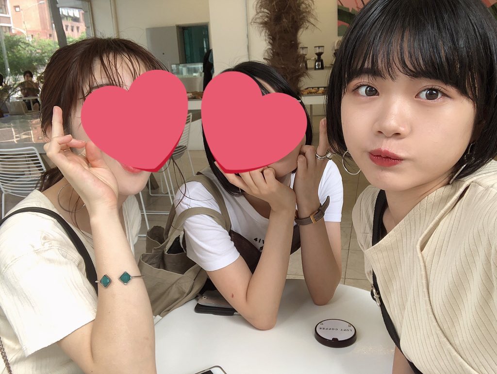 haruki_0123's tweet photo. ２日目も韓国旅行楽しんでまーーす！！

カフェとお買い物でオシャ活してるよん✌︎

投票とRTもよろしくお願いします❤︎
⬇︎      ⬇︎    ⬇︎
https://t.co/qtHRFcBQTm

#ミスコン #ミス首都大 #韓国旅行 https://t.co/8gBGFdH3il