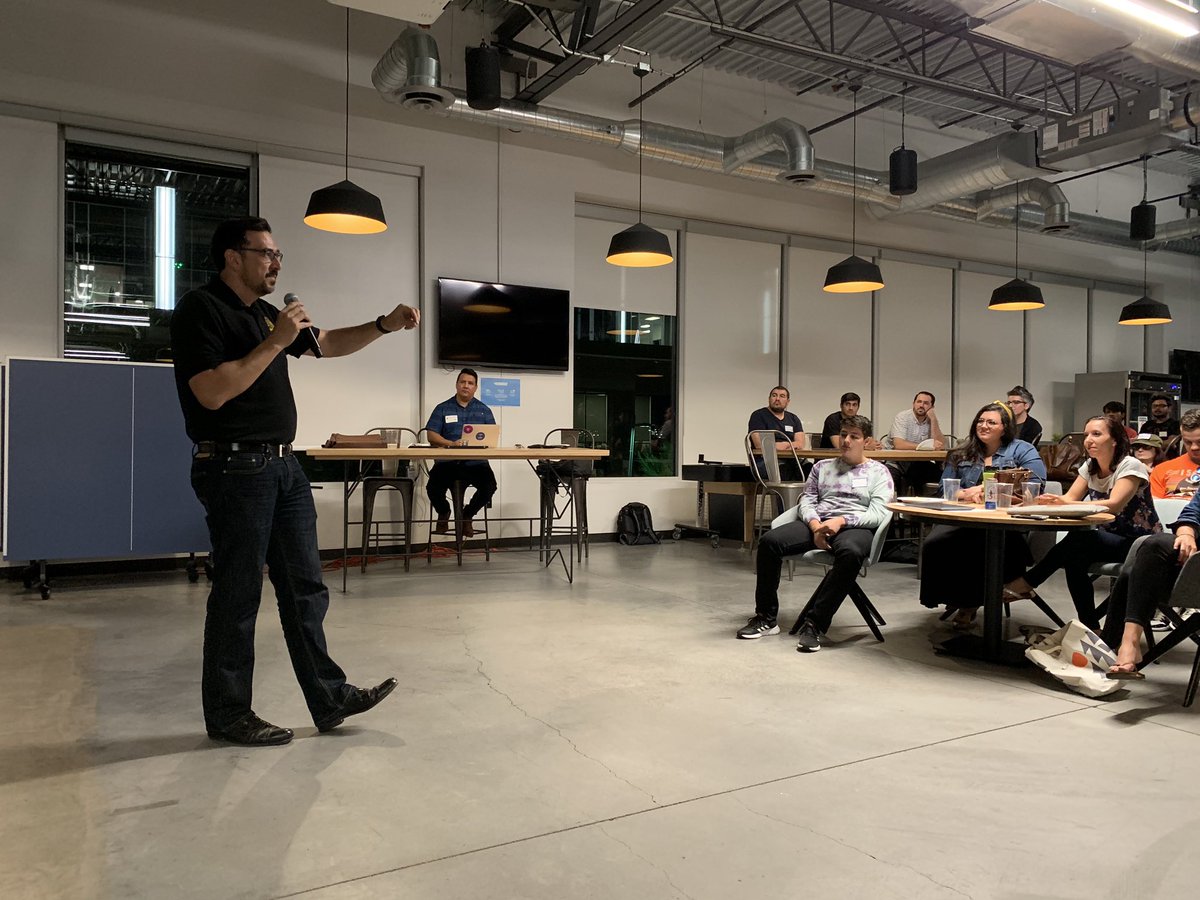 TQ_AZ's tweet photo. Great job by all the teams at tonight’s #UX Hackathon. Thanks @IxDAPhoenix and @Carvana for hosting. #IXDD https://t.co/8Q1Rsaxv4g