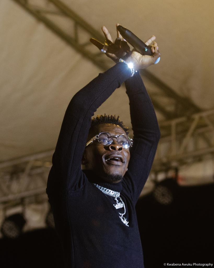 faithmassage1's tweet photo. #Playlist 
Fans Dem Loyal🔥🔥 - @shattawalegh 
Where The Party At♥️ - @DeleWinga
Warn Dem🔥🔥🔥 - @shattawalegh 
Dem Broke - @shattawalegh 
What Dey Go on - @shattawalegh 
Be Afraid⬅️➡️ - @shattawalegh 
Dem Possess - @shattawalegh 
#WonderBoy #ReignConcert19 https://t.co/2fnsseHoxE