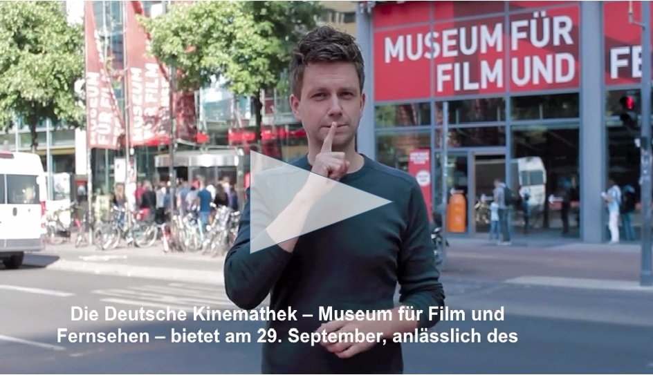 de_kinemathek's tweet photo. Zum #TagderGehörlosen am 29.9. bieteten wir eine inklusive Führung mit #DGS durch die Sonderausstellung #KinoderModerne - #Film in der #WeimarerRepublik. Alle Infos im Video https://t.co/pKb0QqCIzq #inklusion #IWDeaf2019 #IDSL2019 #gebärdensprache #signlanguage #SignLanguagesDay https://t.co/RYXT6x7H1z