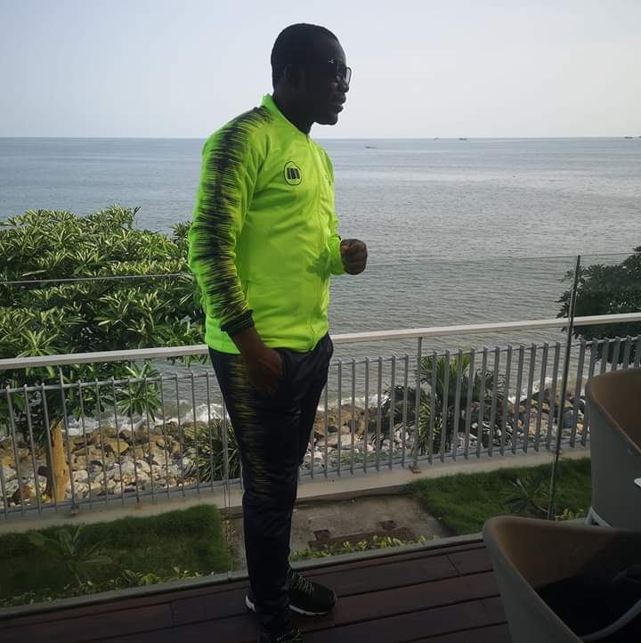 Zbac10's tweet photo. #MARACANA : #Mamadou_Yougos_Kone arbitre Burkinabe actuellement en #Guinée pour représenter le Burkina Faso a la #Can_Maracana en #Guinée_Conakry . Bonne chance a toi champion.
#Code_226 https://t.co/XKmgb1NDy6