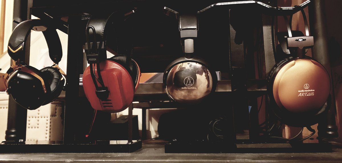 blevy89's tweet photo. #vmoda #fostex #audiotechnica
🎵 is everything, listen to it well. https://t.co/uSkyNP5Q1J