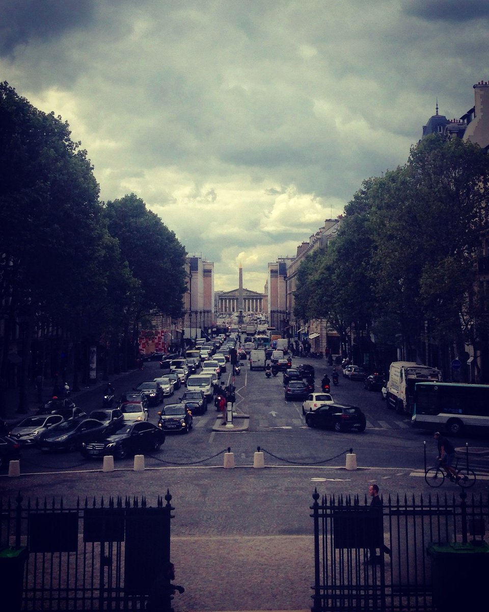 focusonparis's tweet photo. Royale view: #rueroyale and #placedelaconcorde as seen from #leglisedelamadeleine #architecture #photography #monumentsofparis https://t.co/fVjudwvnHj https://t.co/RAwJ3TvGuh