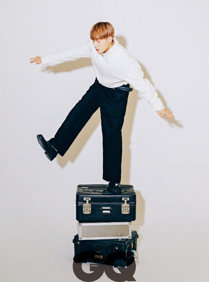 ph1boyyy's tweet photo. with @GQKOREA https://t.co/WeClBOpAdo