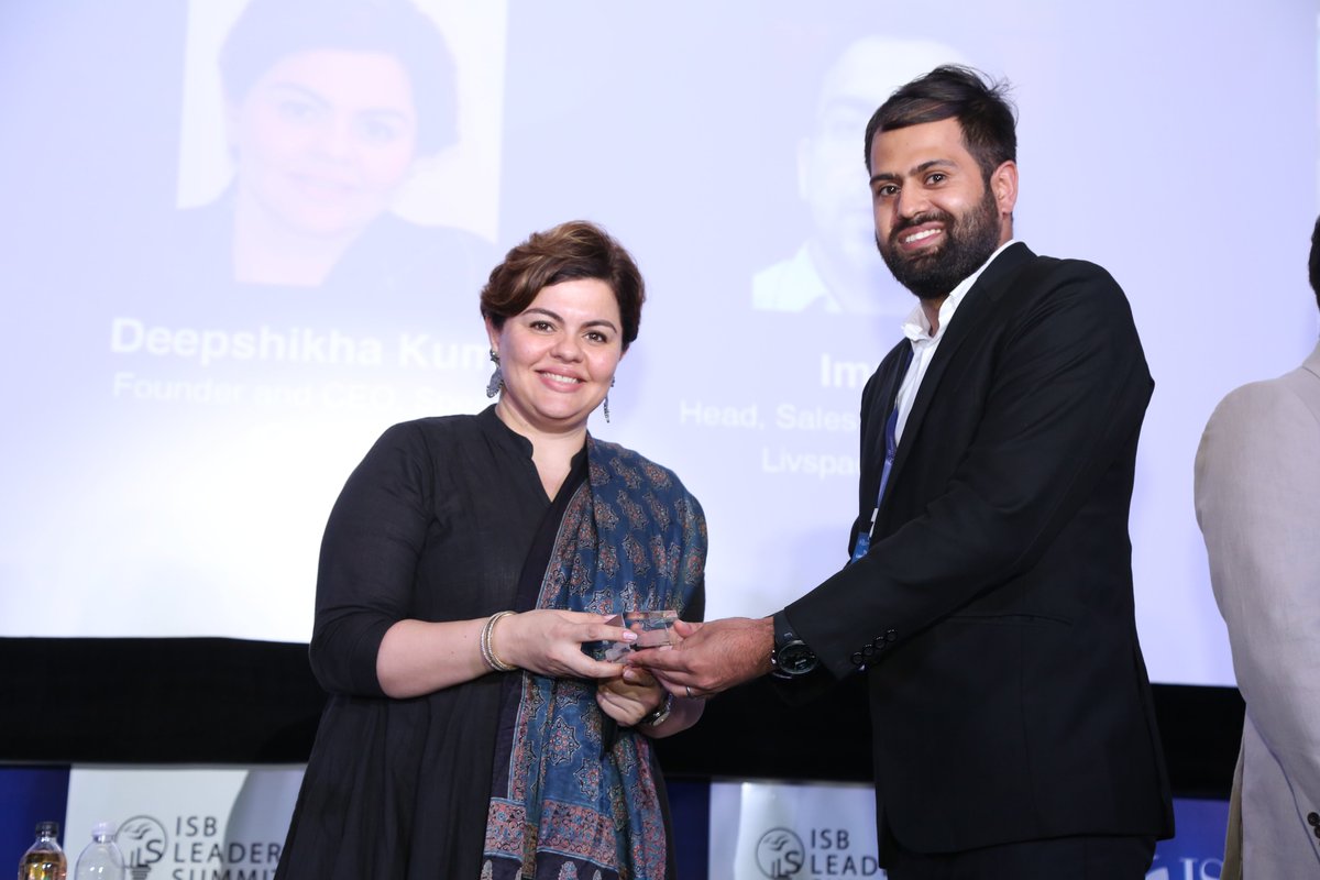 SpeakIn_Global's tweet photo. People underestimate the power of cohorts in ISB. Use the time judiciously networking with your peers as they are your future clients and investor, says Alumni Deepshikha Kumar, Founder and Managing Partner, SpeakIn, at #ILS19 at ISB Hyderabad #ISB #speakIn @deepshikhaAK @ISBedu https://t.co/VQLxBDt70r