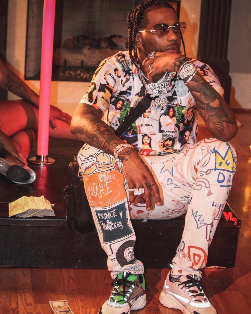 SowHiLeonard's tweet photo. HOODRICH!!! https://t.co/Dn20htPOEA