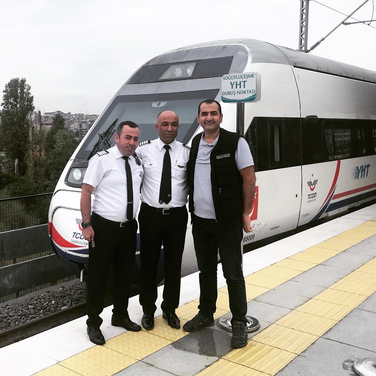 seyit_sahinkaya's tweet photo. #machinist #machinistlife #traincaptain #highspeedtraindriver #highspeedtrain #hst #CAFtrain #travel #ankara #istanbul #dailyphotos #cleartheroads #keeptomemories #seyitsahinkaya @karabulutferhat https://t.co/l6R0el6PTe