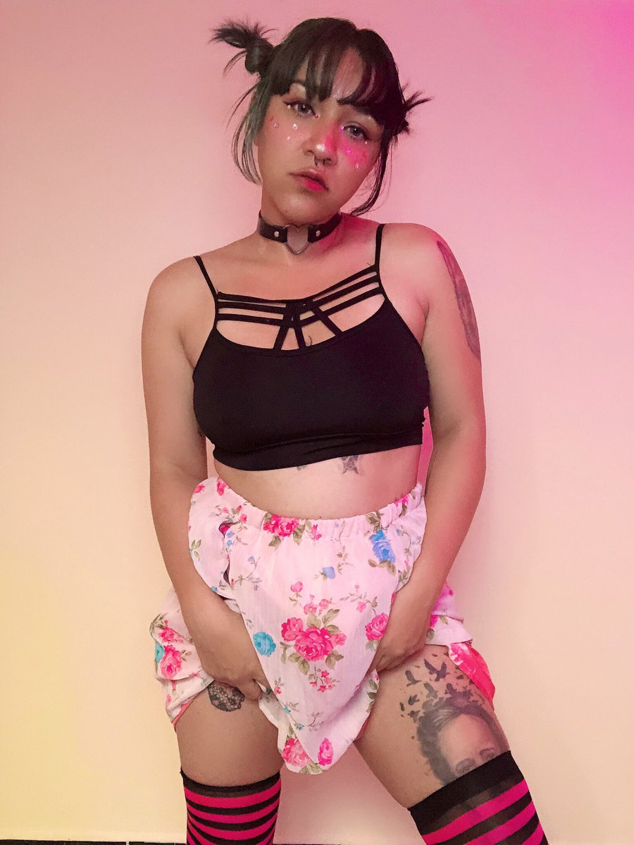 imnotpandora's tweet photo. I’ll be uploading today a new video on @ap_clips 💖 check out their site, they are rebranding 💘 https://t.co/G6UZJM4ffg 

#apclips  #aprebrand https://t.co/zyWyPhG9KS