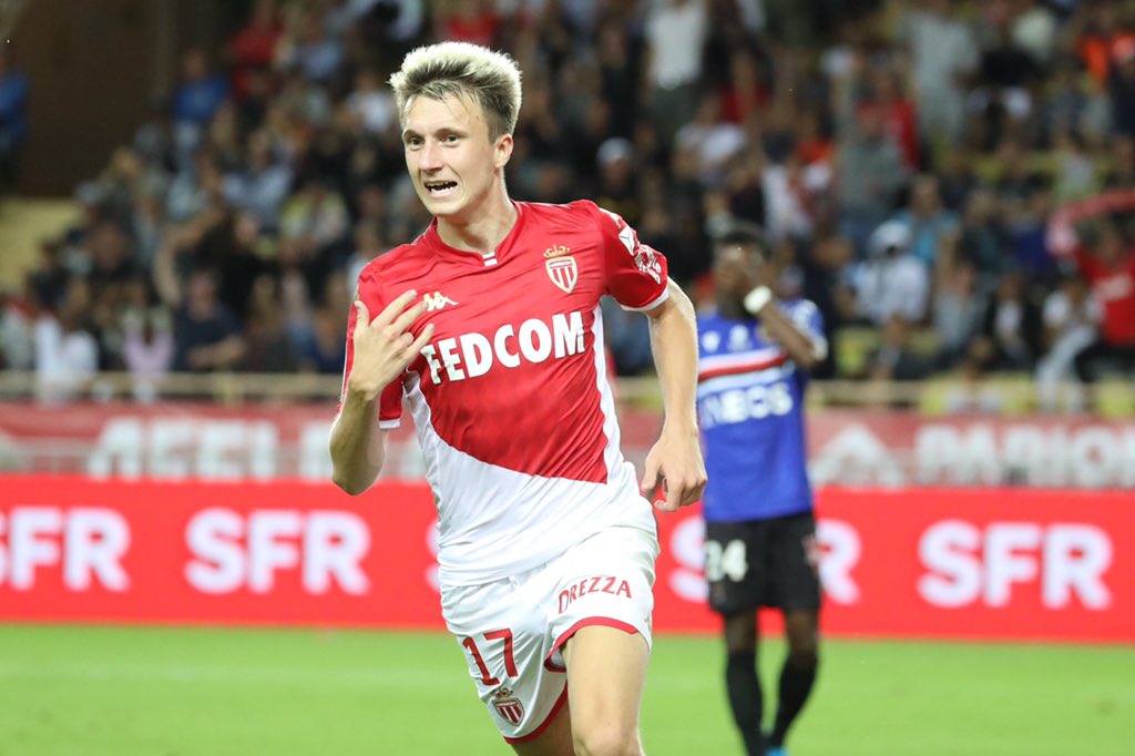 FerventFC's tweet photo. 💥 L’AS Monaco a remporté sa 1ère victoire à domicile face à son rival Niçois (3-1), notamment grâce à un doublé de Golovin !
Saison lancée ou sursis pour Jardim ? 🤔 https://t.co/uCw4ez8C1W