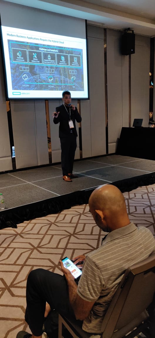 HPE_APAC's tweet image. Discover how HPE Composable Solutions allow for Private cloud #automation! Alex Yee, Solution Specialist, HPE Malaysia, is ready to give you a comprehensive overview of this. #HPEDTIS19 

@TonyPhukan