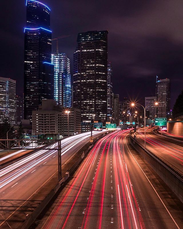 I made this picture using a <a href="/platypodtripods/">Platypod 📸</a> hanging off a bridge. It’s a marvelous tool, and I highly recommend you follow their Instagram profile — they pack it with terrific photos. (And they’re about to bust the 10k mark which is really helpful). I m… ift.tt/2n0Jd52